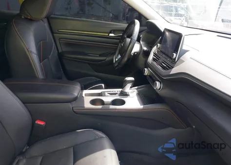 2022 Nissan Altima Sr Fwd z USA, uszkodzony, nr VIN 1N4BL4CV1NN352101